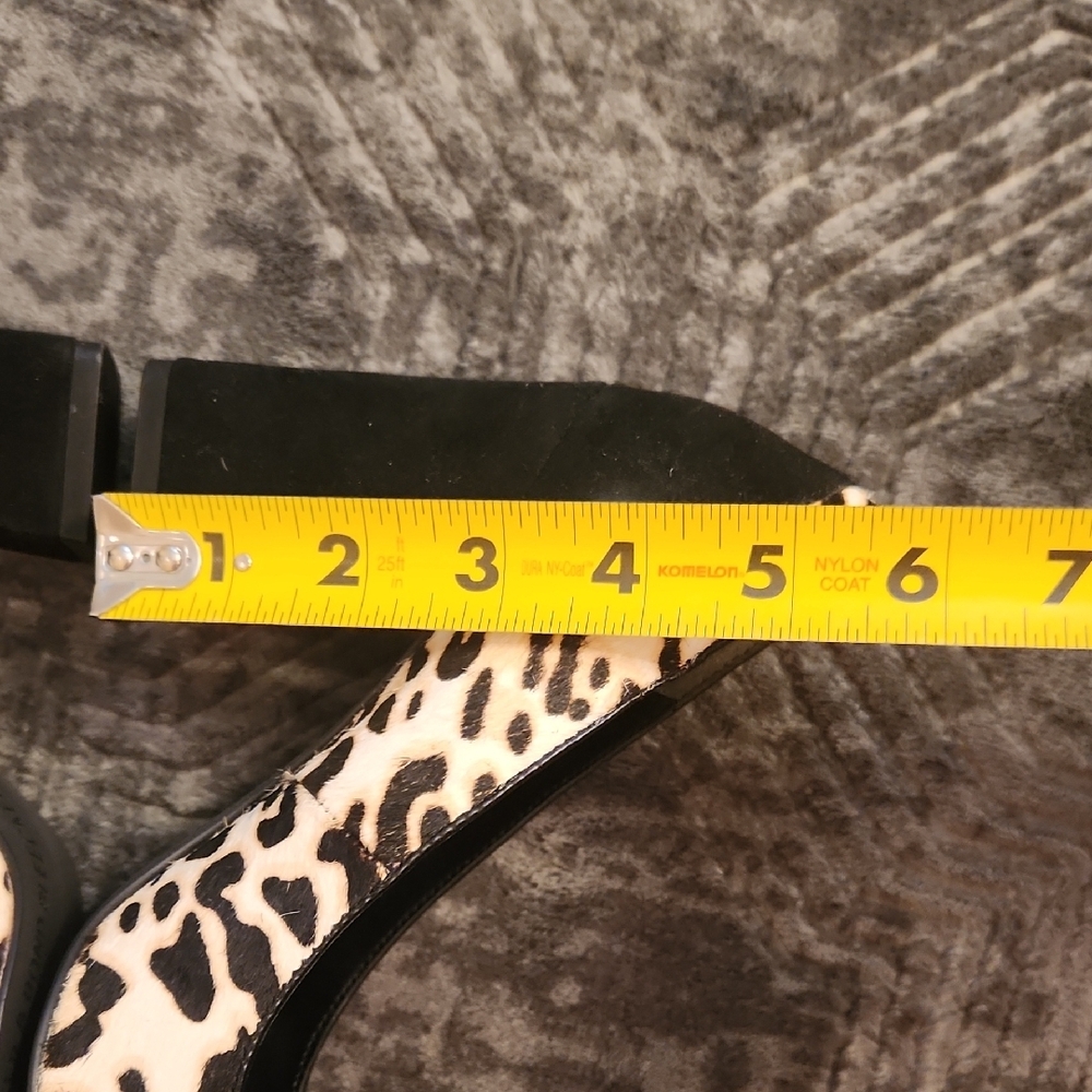 Elegant Animal Print Block Heels - Picture 7 of 17